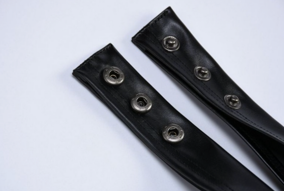 Mini aus Leder mit Neckholder und offenem Rücken