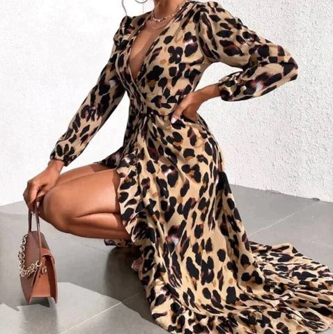 Kleid mit V-Ausschnitt