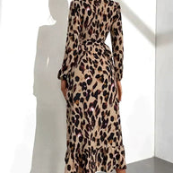 Kleid mit V-Ausschnitt