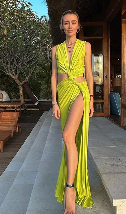 WW | grünes Cut-Out Maxikleid