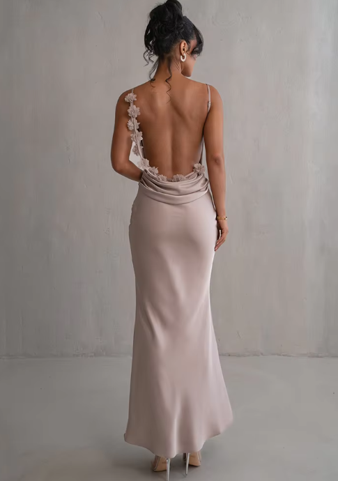 W&W Mode | Modisches Florales Kleid Mit Drapiertem Rückenausschnitt