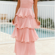 WW | Glamour Goddess Halsband Maxi Kleid