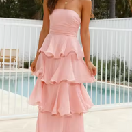 WW | Glamour Goddess Halsband Maxi Kleid