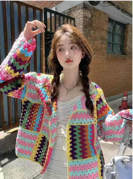 Gestreifte offene Strickjacke