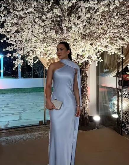 Damen Elegantes Abendkleid mit asymmetrischem Design und weichem Umhang WW