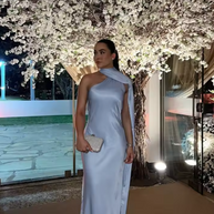 Damen Elegantes Abendkleid mit asymmetrischem Design und weichem Umhang WW
