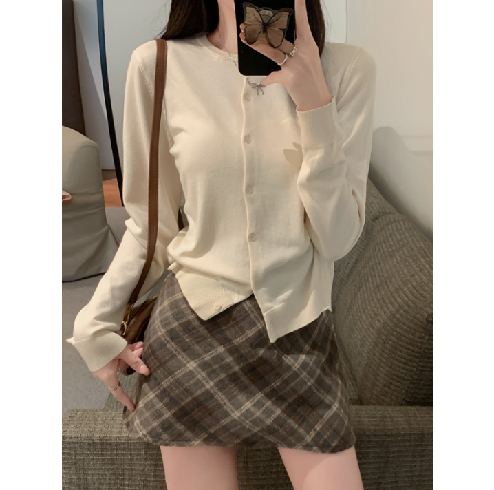 Damen Strickjacke mit knöpfbarem Design und elegantem Rundhalsausschnitt W&W Mode