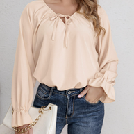Damen Blusenshirt mit modischen Rüschendetails und verstellbarem Kordelzug W&W