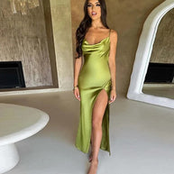 WW | Weißes Satin-Maxikleid mit Spaghettiträgern