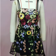 WW | Cocktailkleid mit Blumenapplikationen