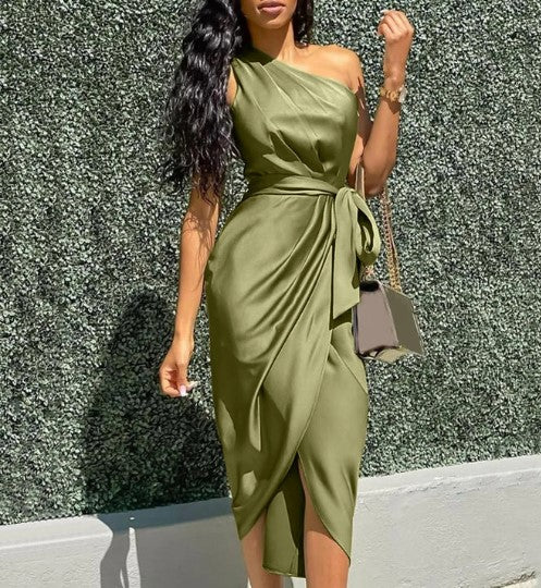 WW | One Shoulder Midi Kleid Asymmetrische Passform Taillenknoten Detail Eleganter Drapierter Rock