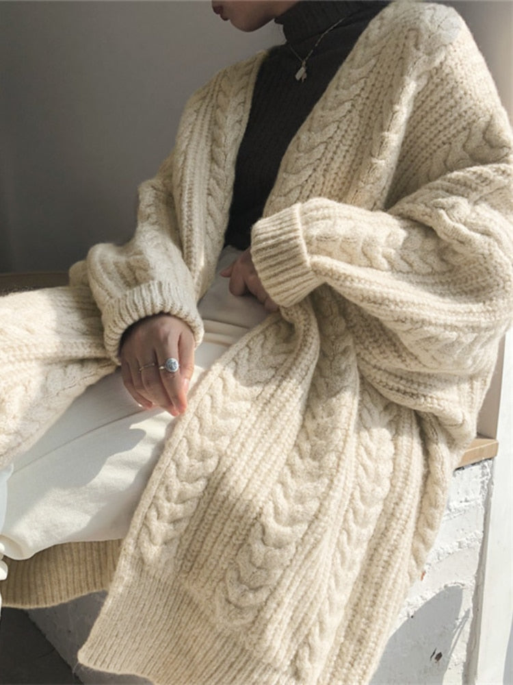 Lange Damen-Strickjacke aus Wolle