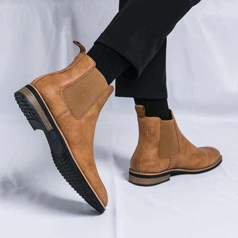 Leder-Chelsea-Stiefel mit zeitlosem Stil