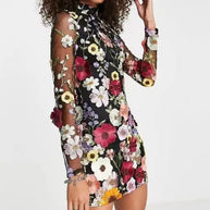 W&W - Dreidimensionales Blumenkleid