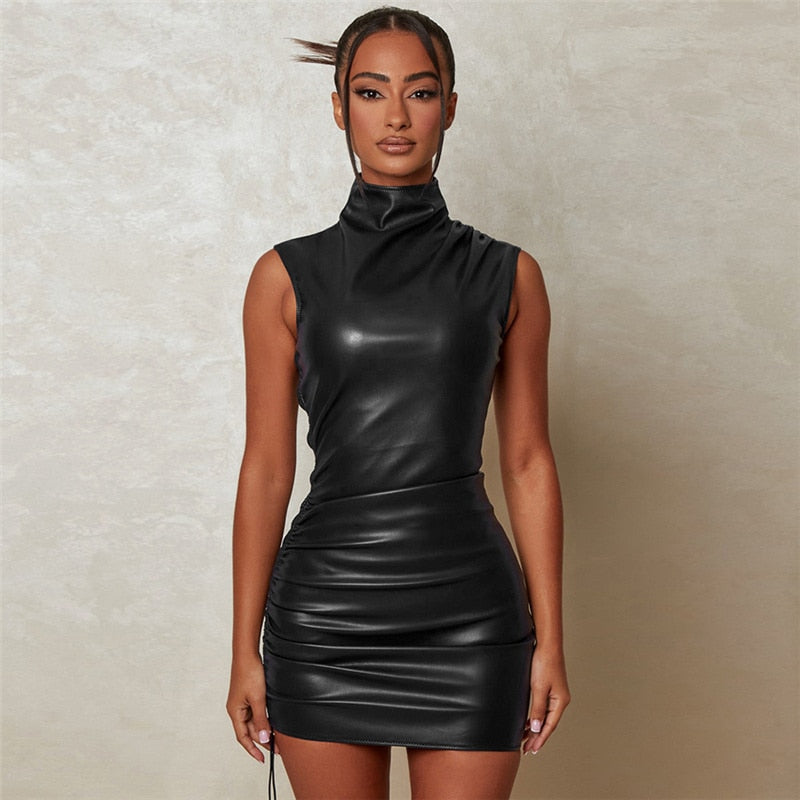 W&W Mode | Ärmelloses Minikleid Aus Leder Mit Hohem Kragen