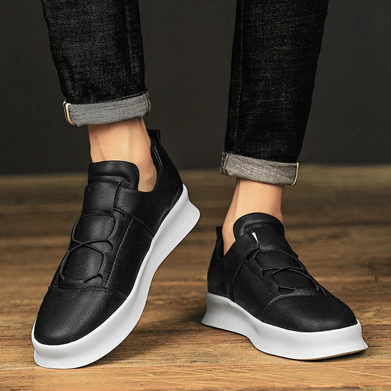 WW | Moderne Leder-Sneaker mit niedrigem Schaft
