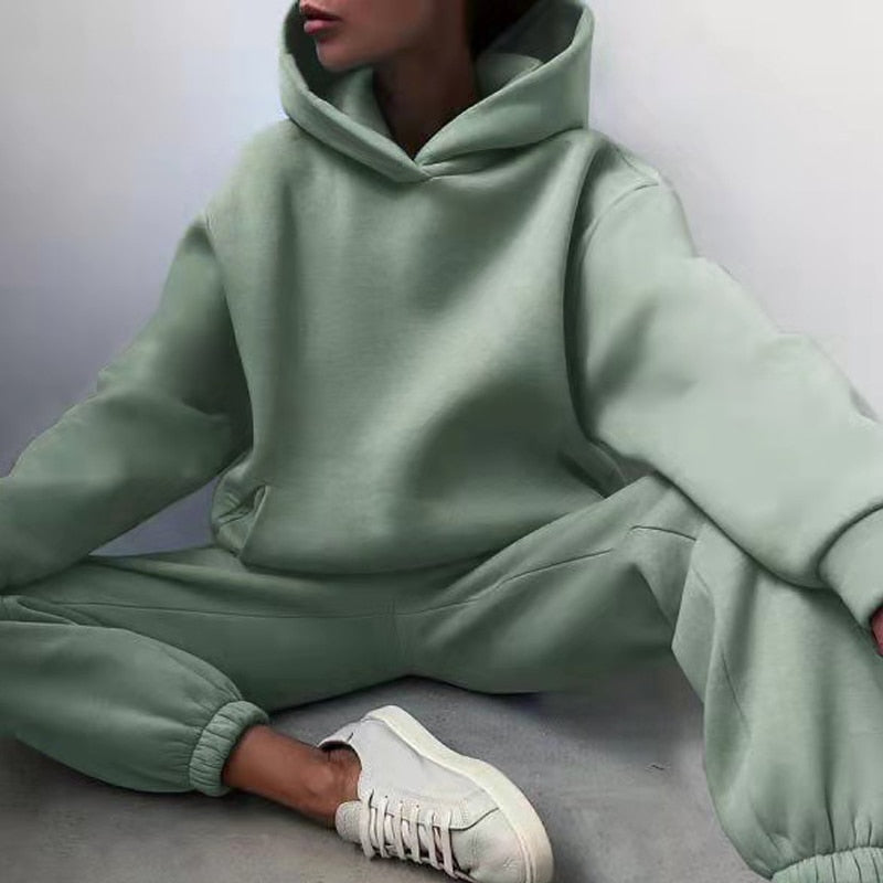 W&W Mode - Bequemer Kapuzen-Zweiteiler im Oversize-Look