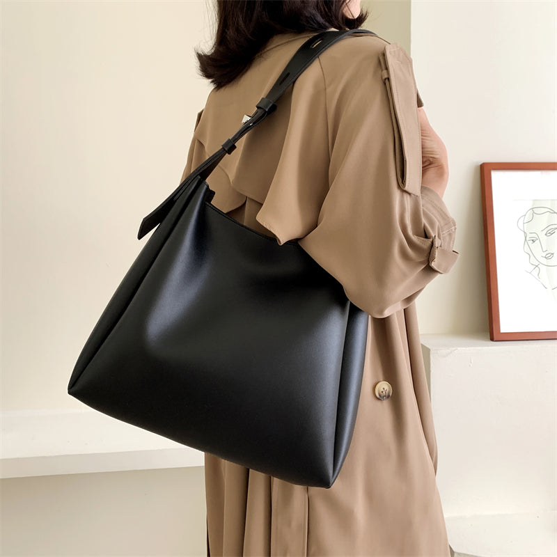 WW - Tote Tasche aus Leder