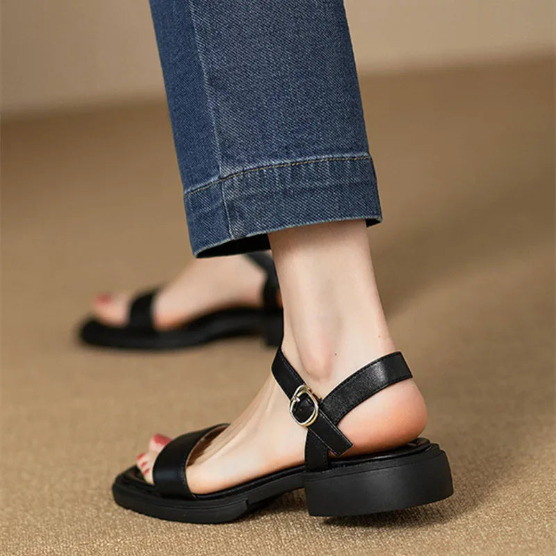 Elegante Flache Sandalen