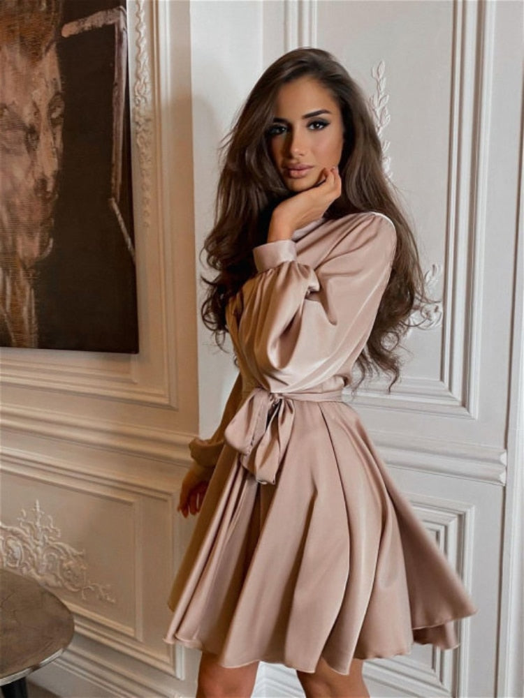 WW | Sascha Chic Satin Kleid