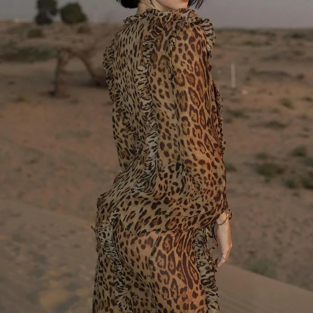 WW | Leopardenmuster Kleid mit Rüschen und hohem Schlitz