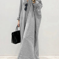 WW Gestreiftes Kleid | Lässiges oversized Maxi-Kleid mit langen Ärmeln für Damen