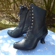 WW | Viktorianische Schnürstiefel mit Absatz