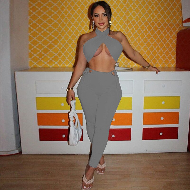 WW | Ärmelloses Crop Halftertop mit Cut-Out Hosen