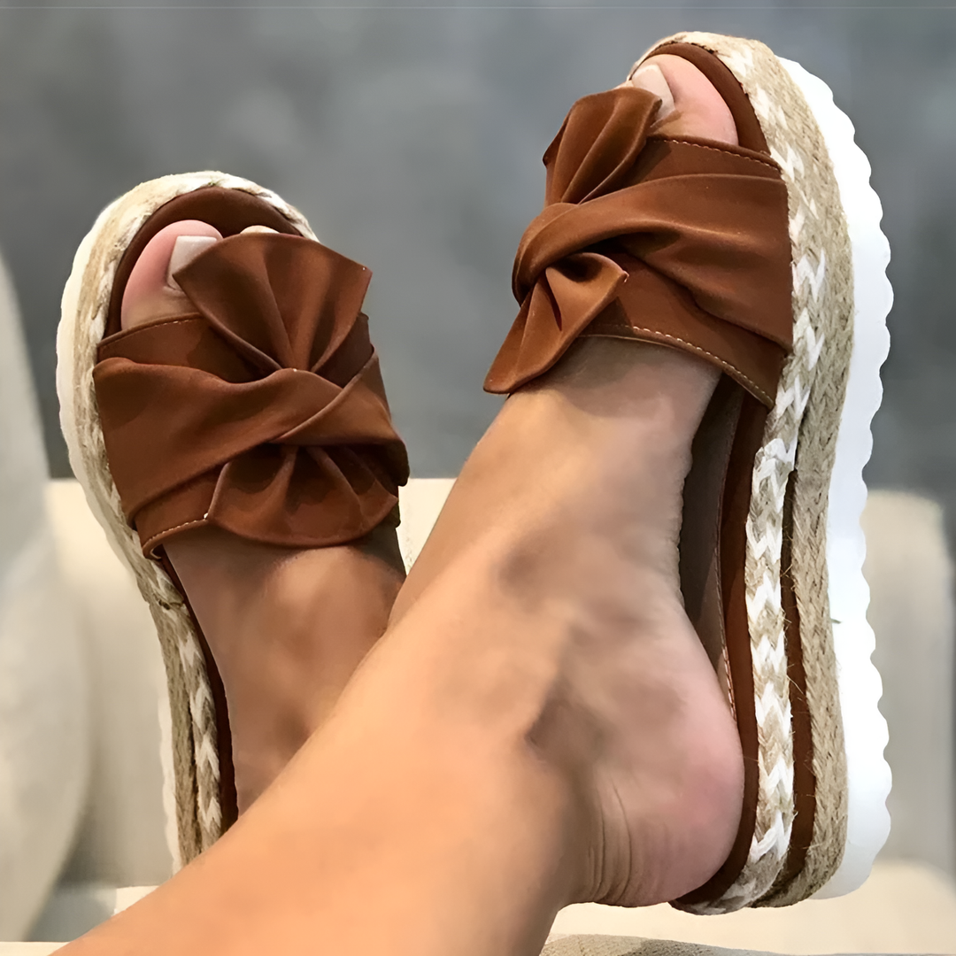 W&W Mode | Sandalen Mit Keilabsatz Und Schleifendetail