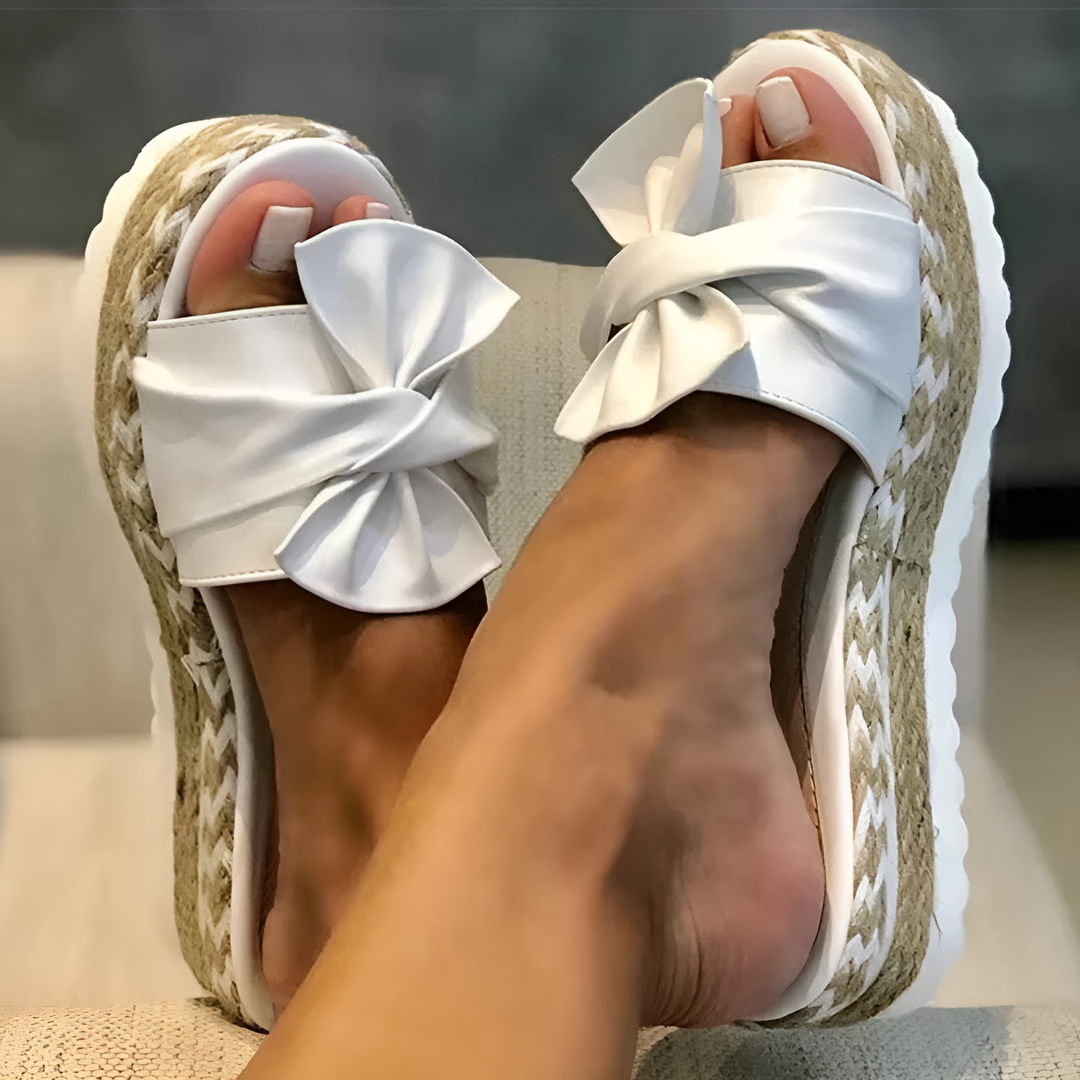 W&W Mode | Sandalen Mit Keilabsatz Und Schleifendetail