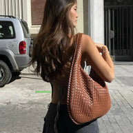 WW - Vintage Umhängetasche damen | Geflochtene Handtasche mit Reißverschluss im Sale