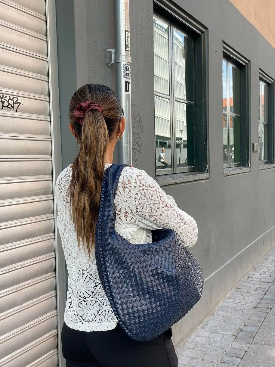 WW - Vintage Umhängetasche damen | Geflochtene Handtasche mit Reißverschluss im Sale