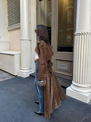 WW | Zeitloser Wildleder-Trenchcoat für einen eleganten Flair