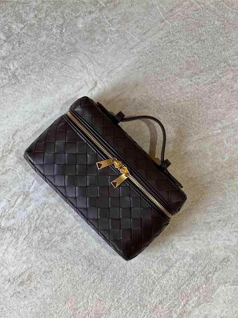 WW | Leder Umhängetasche Damen - elegant mit goldenen Details, vielseitig