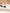 WW | Ovale Sonnenbrille Mit Goldenen Akzenten Und Subtilen Steinen