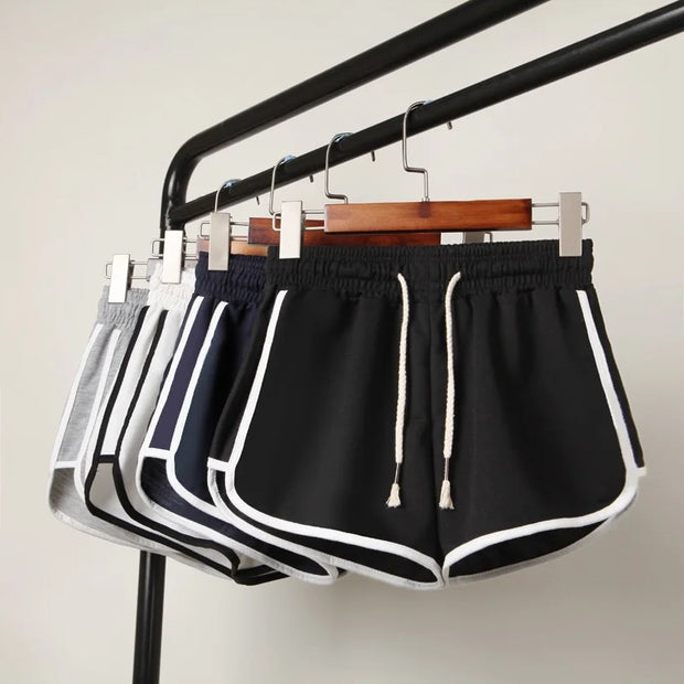 Damen Streifenshorts mit atmungsaktivem, elastischem Bund