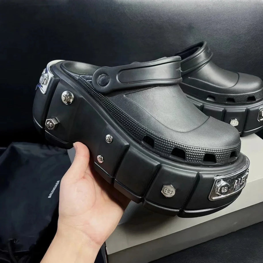 WW - Punk-Nieten-Plattformschlappen