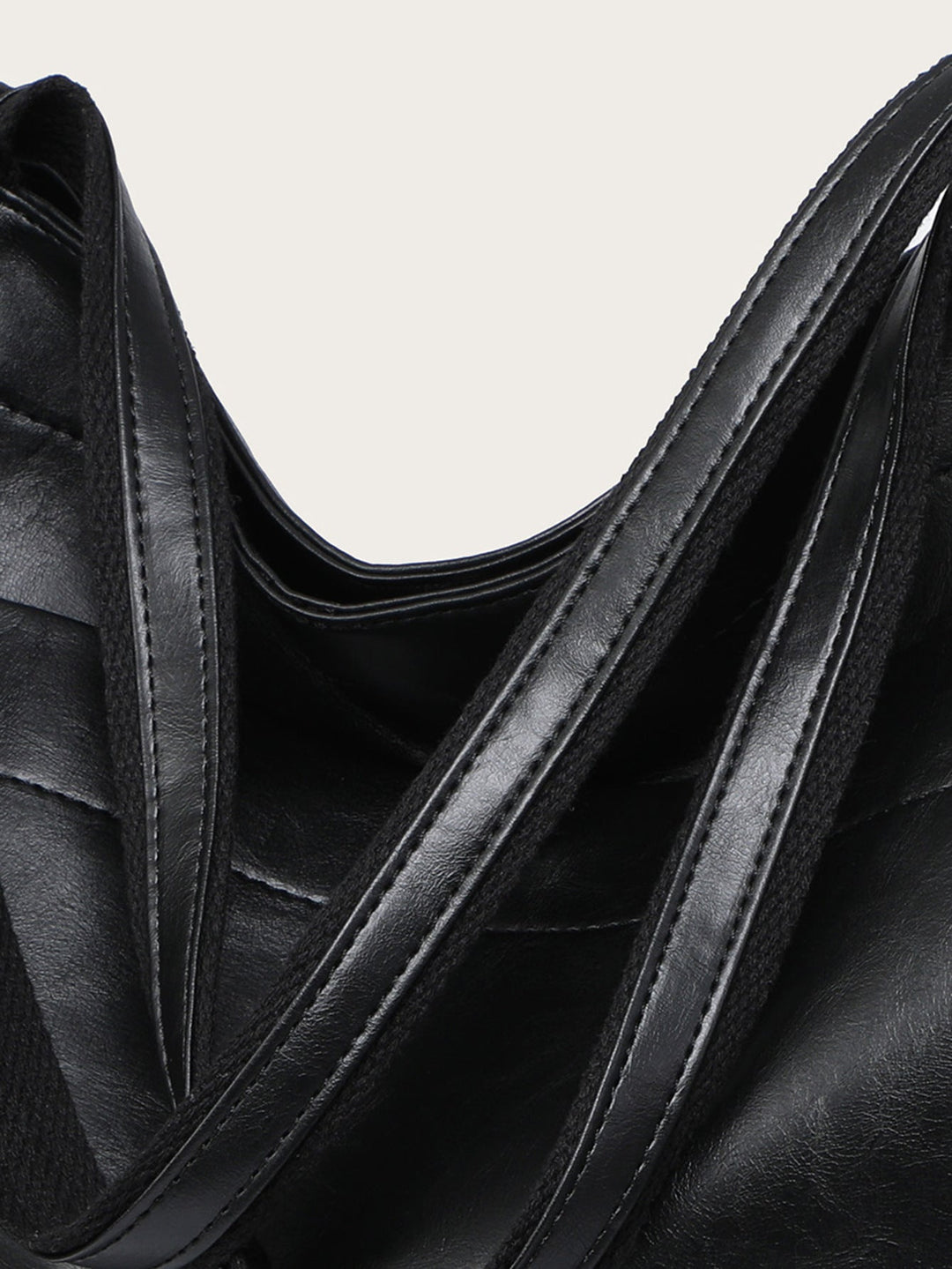 Damen-Schultertasche aus veganem Leder mit großzügigem Stauraum