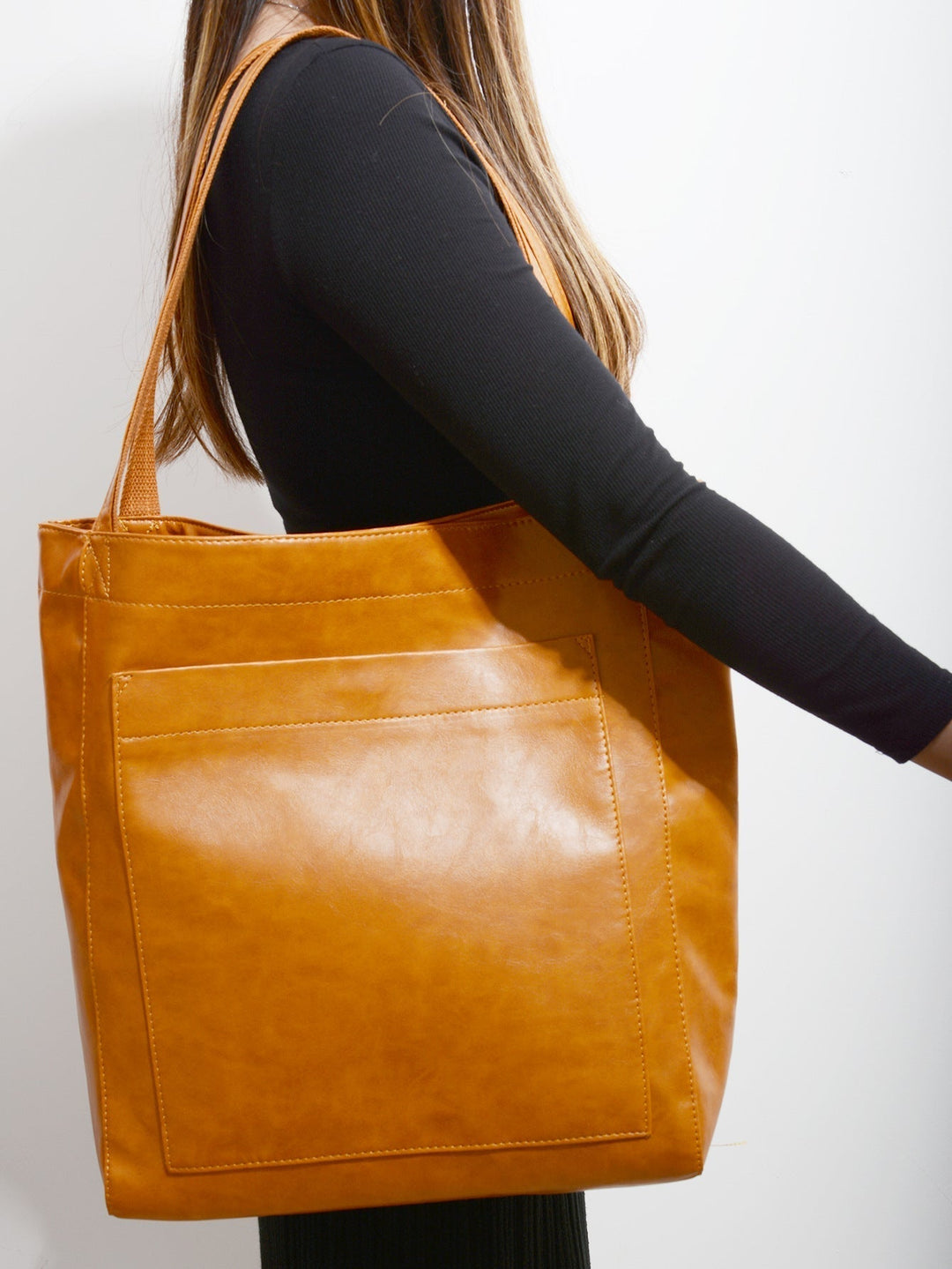Damen-Schultertasche aus veganem Leder mit großzügigem Stauraum