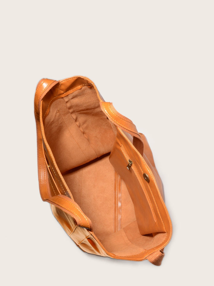 Damen-Schultertasche aus veganem Leder mit großzügigem Stauraum