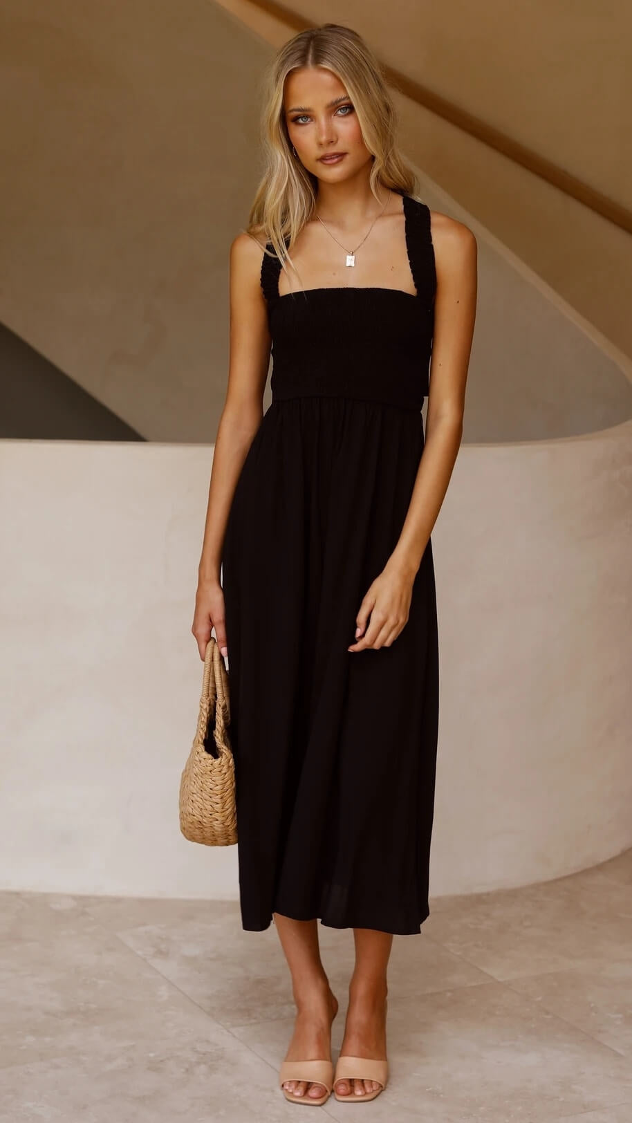 Damen-Maxikleid mit zeitlosem Schnitt für elegante Anlässe