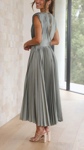 W&W Mode | Kleid mit V Ausschnitt und Rückenkrawatte