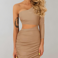 WW - Tailliertes Minikleid mit einem