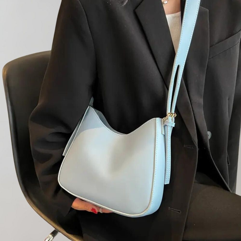 Kleine Schultertasche aus Kunstleder mit Reißverschluss