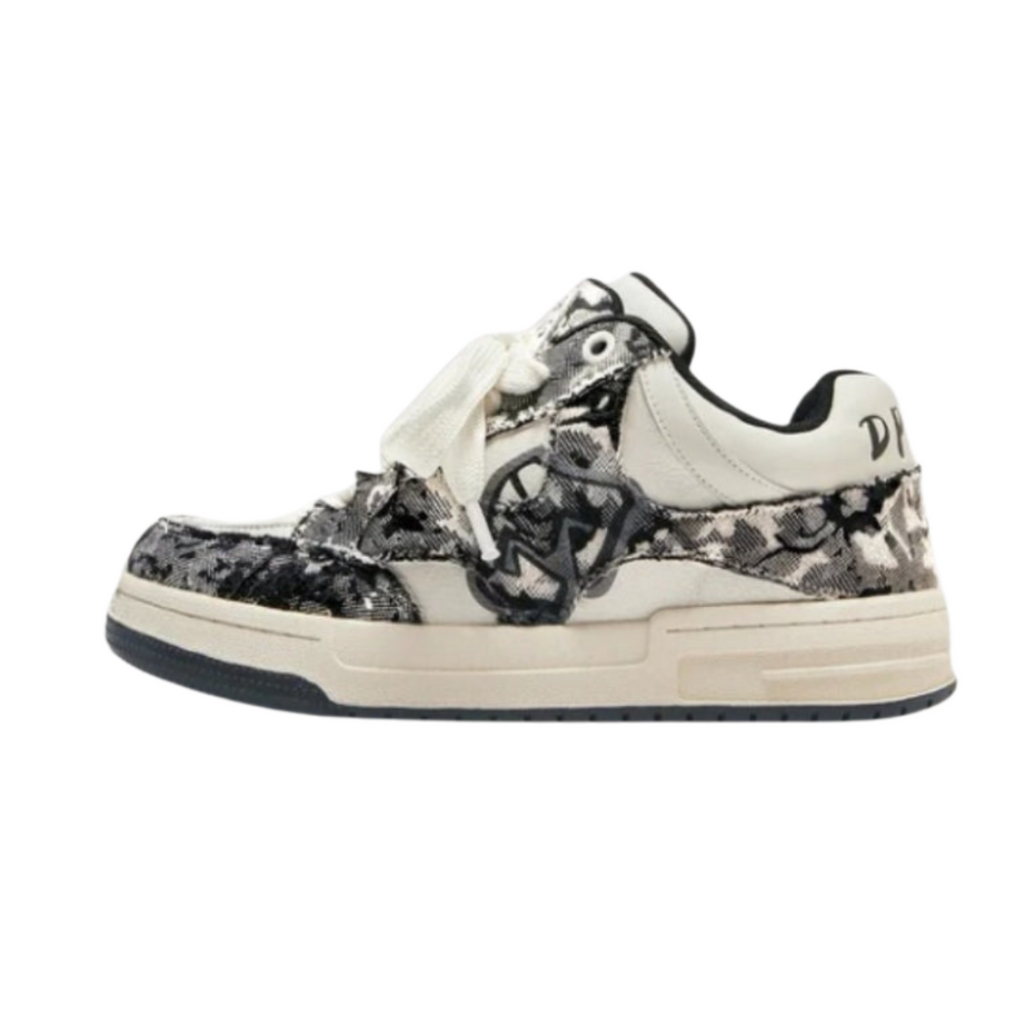 WW Sneakers - Casual - Retro Kreuz Graffiti