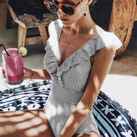 WW | Gestreifter Badeanzug Mit Rüschendetails