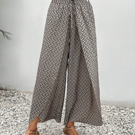Hosen mit Chiffonmuster