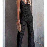 Jumpsuit mit V-Ausschnitt und Spitzenrücken