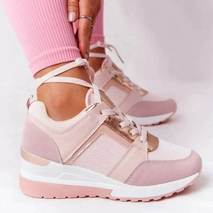 W&W Mode | orthopädische, modisch ausgestellte Sneaker mit Glanz