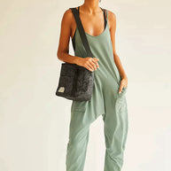Vorderansicht Des Cela Tannengrün Jumpsuit